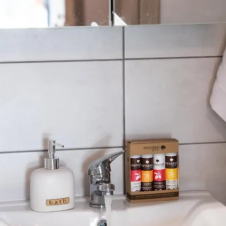 Utopia Modern Apartment