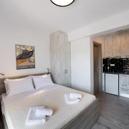 Utopia Modern Apartment Apartment Nikiana